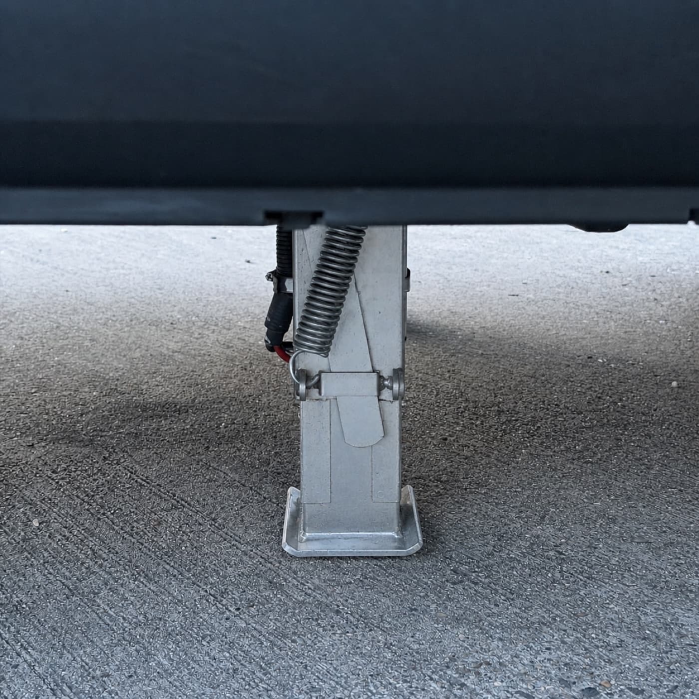 OB-1 stabilizer foot deployed on concrete